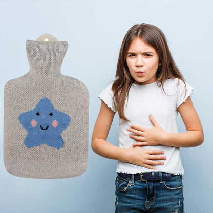 Sänger Wärmflasche 0,8 l mit grauem Strickbezug und blauem Stern-Motiv
