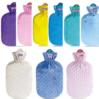 Gummi-Wärmflasche mit Flauschbezug in Lila, Zugband am Hals und Öse oben