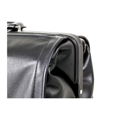 Doktortasche in Schwarz, Nahaufnahme am Außenrand mit Öffnung