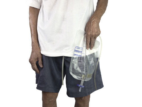 Preservativo urinario con bolsa de pierna en un hombre