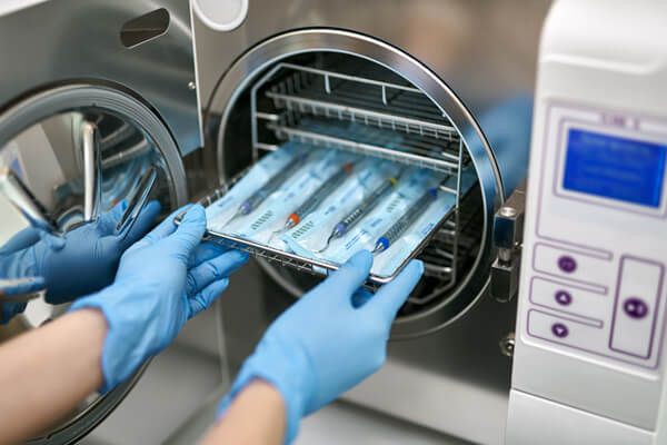 En el esterilizador se pueden procesar instrumentos médicos de forma fiable